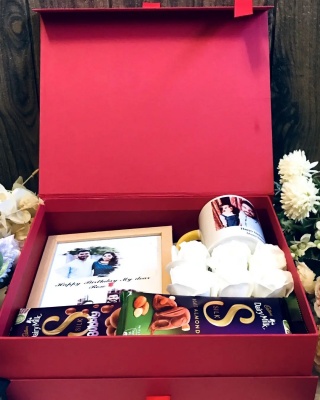 Best family gift box with chocolates photo frame messages Photo mug 